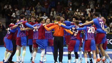 Los jugadores del Barcelona celebran la victoria tras la final de la Copa del Rey de balonmano. Esta semana ha añadido su 30ª Liga.