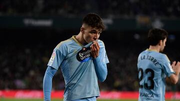 Celta Vigo's Spanish midfielder Gabriel Veiga celebrates scoring his team's third goal during the Spanish league football match between Real Betis and RC Celta de Vigo, at the Benito Villamarin stadium in Seville, on February 4, 2023. (Photo by CRISTINA QUICLER / AFP) (Photo by CRISTINA QUICLER/AFP via Getty Images)