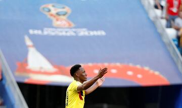 Gol de Yerry Mina. El central cabecea un córner y anota su segundo gol en la Copa del Mundo.