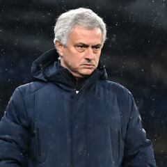 Mourinho blames fatigue as Spurs fall to third consecutive loss