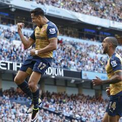 Alexis anota y amarga la despedida de Pellegrini del City