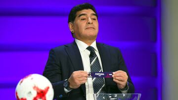 Para FourFourTwo Maradona es mejor que Messi y Cristiano
