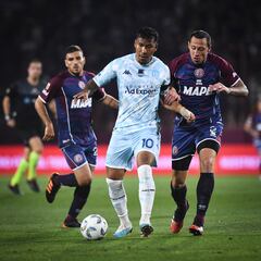 Roger Martínez y Johan Carbonero, lesionados en Racing de Avellaneda