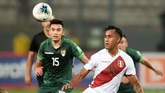 Renato Tapia, durante el partido disputado por Per&uacute; y Bolivia en Lima de la clasificatoria sudamericana para el Mundial. 