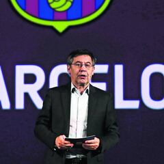 Josep Maria Bartomeu trata de calmar a una Junta indignada