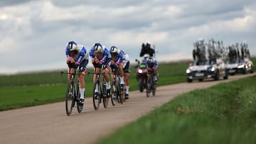 Red Bull - Bora - Hansgrohe's riders compete during the 3rd stage of the Paris-Nice cycling race, 23.5 km team time-trial between Cosne-Cours-sur-Loire and Pouilly-sur-Loire, on March 10, 2026. (Photo by Anne-Christine POUJOULAT / AFP)
