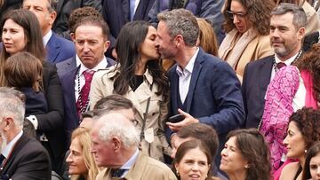 Inés Arrimadas junto a su pareja, Guillermo Díaz, en la procesión del Cristo de Mena en Málaga, a 28 de marzo de 2024, en Málaga (Andalucía, España).
PERSONAJE;PAREJA;ROMANCE;NOVIAZGO;POLITICA;PROCESION;CRISTO DE MENA;28 MARZO 2024
Álex Zea / Europa Press
28/03/2024