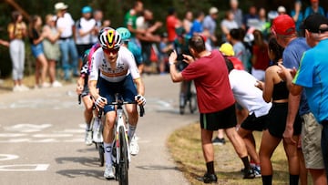 NEILA, SPAIN - AUGUST 06: Carlos Rodriguez Cano of Spain and Team INEOS Grenadiers attacks in the breakaway during the 44th Vuelta a Burgos 2022, Stage 5 a 170km stage from Lerma to Lagunas de Neila 1867m / #VueltaBurgos / on August 06, 2022 in Neila, Spain. (Photo by Gonzalo Arroyo Moreno/Getty Images)