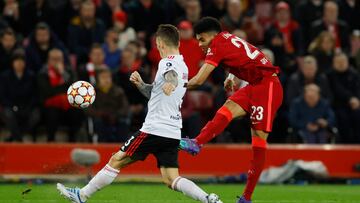 Soccer Football - Champions League - Quarter Final - Second Leg - Liverpool v Benfica - Anfield, Liverpool, Britain - April 13, 2022 Benfica's Alejandro Grimaldo in action with Liverpool's Luis Diaz Action Images via Reuters/Jason Cairnduff