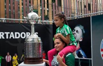 Todos quieren la foto de la Libertadores en Medellín