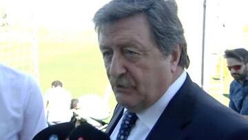 Larrea: "Si no tiene ninguna lesión, Piqué seguirá"