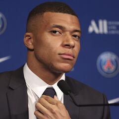 La decimocuarta y el like de la madre de Mbappé: "Por esa razón se quedó en París"