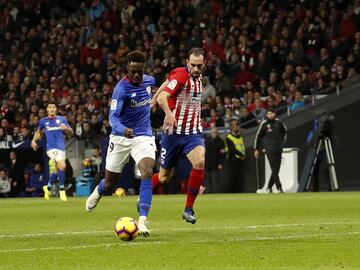 ¡GOL DE IÑAKI WILLIAMS! ¡Rompe en diagonal a la defensa rojiblanca gracias al pase de Muniaín! 