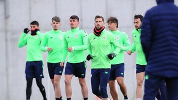 Lezama: Mart¨ªnez y Herrera con el grupo sin los lesionados ante el Girona