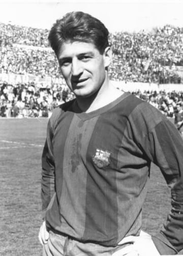 Militó en el Barcelona entre 1958 y 1961 y en el Español entre 1961 y 1962.