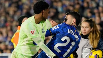 Balde, con Iglesias en una acción del partido.