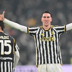 Vlahovic se reconcilia con el gol