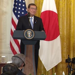 Trump praises Japan’s Prime Minister for masterfully handling reporter’s tariff question