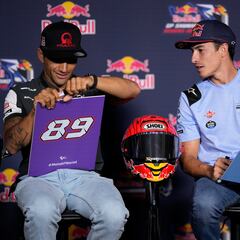 Martín y Márquez aprietan a Pecco desde el principio