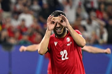 Georges Mikautadze celebra su gol ante Portugal en el tercer partido de fase de grupos que dio a Georgia el pase a octavos. (Photo by INA FASSBENDER / AFP)