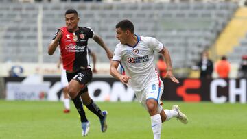 Erik Lira of Cruz Azul during the game Atlas vs Cruz Azul, corresponding Round 03 the Torneo Apertura 2022 of the Liga BBVA MX at Jalisco Stadium, on July 16, 2022.

<br><br>

Erik Lira de Cruz Azul durante el partido Atlas vs Cruz Azul, correspondiente a la Jornada 03 del Torneo Apertura 2022 de la Liga BBVA MX en el Estadio Jalisco, el 16 de julio de 2022.