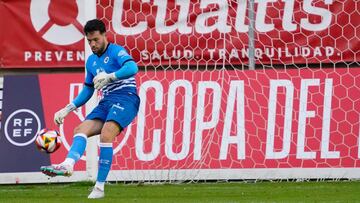 Miquel Parera, portero del Racing, durante el partido de Copa del Rey.