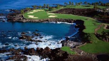 Impresionante lugar para jugar al golf rodeado de naturaleza y de mar.