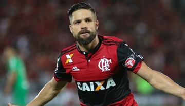 El mediocampista brasileño tenía un acuerdo hablado con Orlando City, pero la directiva de Flamengo mejoró la oferta y se quedó Brasil. 