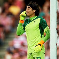 El Standard Lieja de Ochoa goleó y suma cuatro sin perder