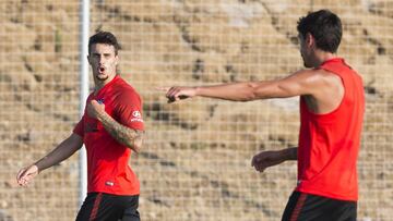 Hermoso con Savic en su primer entrenamiento con el Atlético.