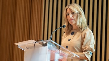 La vicepresidenta segunda y ministra de Trabajo y Economía Social en funciones, Yolanda Díaz, interviene durante el Comité de Dirección y Ejecutivo de la Confederación Europea de Sindicatos (CES), en el Ministerio de Asuntos Exteriores, Unión Europea y Cooperación, a 28 de septiembre de 2023, en Madrid (España). La CES celebra esta semana sus reuniones de trabajo, coincidiendo con el inicio de la presidencia española del Consejo de la Unión Europea. Entre los acuerdos cerrados en estas jornadas de trabajo de la CES en Madrid se encuentran una movilización sindical en París para el próximo día 13 de octubre; la aprobación de un manifiesto para las elecciones al Parlamento Europeo; un proyecto de resolución exigiendo gravar la riqueza para luchar contra el cambio climático y la desigualdad o la aprobación de un documento de reflexión sobre la Garantía Europea de Empleo.
28 SEPTIEMBRE 2023;MADRID;COMITÉ DIRECCIÓN;CONFEDERACIÓN EUROPEA DE SINDICATOS
Diego Radamés / Europa Press
28/09/2023