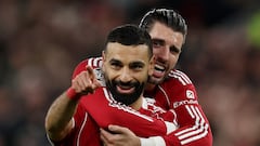 Szoboszlai y Salah despiertan al Liverpool