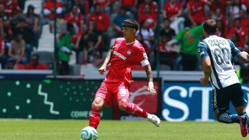 Valber Huerta sufre en México