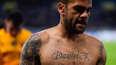 Alves mimics his girlfriend making light of elimination