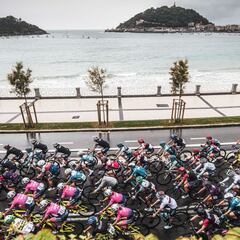 Van Vleuten y Vollering se citan para la revancha de la Vuelta