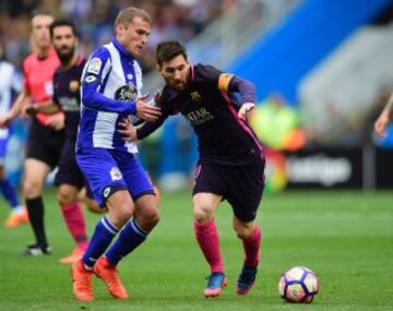 Alex Bergantiños and Messi.