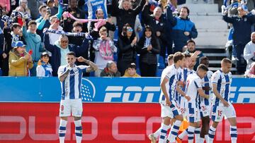 Los jugadores del Leganés celebran un gol ante el Zaragoza.