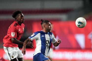 ‘Tecatito’ corona su mejor temporada en Europa: doblete con Porto