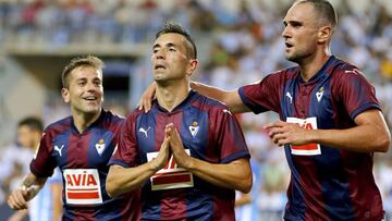 Charles se desquita y el Eibar desnuda a un Málaga en pañales