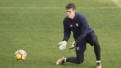 Kepa se entrena con el grupo