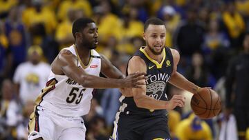 OAKLAND, CA - MAY 01: Stephen Curry #30 of the Golden State Warriors is guarded by E&#039;Twaun Moore #55 of the New Orleans Pelicans during Game Two of the Western Conference Semifinals during the 2018 NBA Playoffs at ORACLE Arena on May 1, 2018 in Oakla