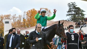 José Luis martínez, a lomos de Rodaballo tras ganar en el hipódromo de La Zarzuela.