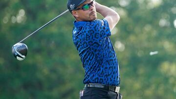 DETROIT, MICHIGAN - JULY 01: Rickie Fowler of the United States plays his shot from the 18th tee during the third round of the Rocket Mortgage Classic at Detroit Golf Club on July 01, 2023 in Detroit, Michigan. Raj Mehta/Getty Images/AFP (Photo by Raj Mehta / GETTY IMAGES NORTH AMERICA / Getty Images via AFP)