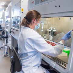 La efectividad de la vacuna de AstraZeneca y Oxford llegó por un error