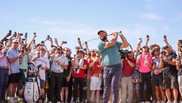 SCOTTSDALE, ARIZONA - FEBRUARY 11: Jon Rahm of Spain plays a second shot on the sixth hole as fans look on during the third round of the WM Phoenix Open at TPC Scottsdale on February 11, 2023 in Scottsdale, Arizona.   Maddie Meyer/Getty Images/AFP (Photo by Maddie Meyer / GETTY IMAGES NORTH AMERICA / Getty Images via AFP)