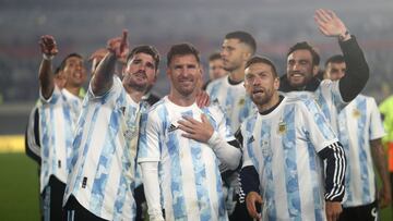 Los internacional argentinos Rodrigo de Paul (At. de Madrid), Leo Messi (PSG), Papu G&oacute;mez (Sevilla)