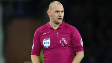 El exárbitro Bobby Madley fue acosado por la noticia falsa de que tuvo sexo con su perro