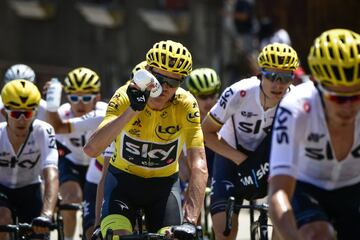 Chris Froome, con el maillot de líder de la carrera, durante la sexta etapa.