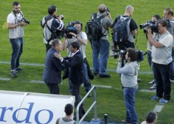Saludo entre Víctor Fernández y Pablo Franco.