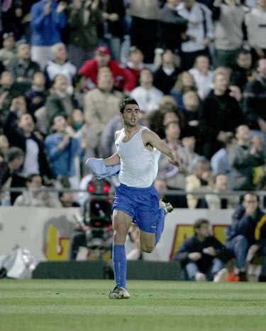 Jugó en el Getafe la temporada 2004-05. 